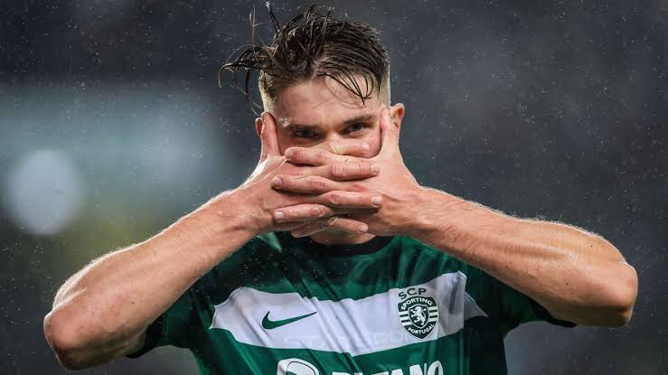 Viktor Gyökeres Squashes Manchester United Rumors: ‘I’m Happy at Sporting’”