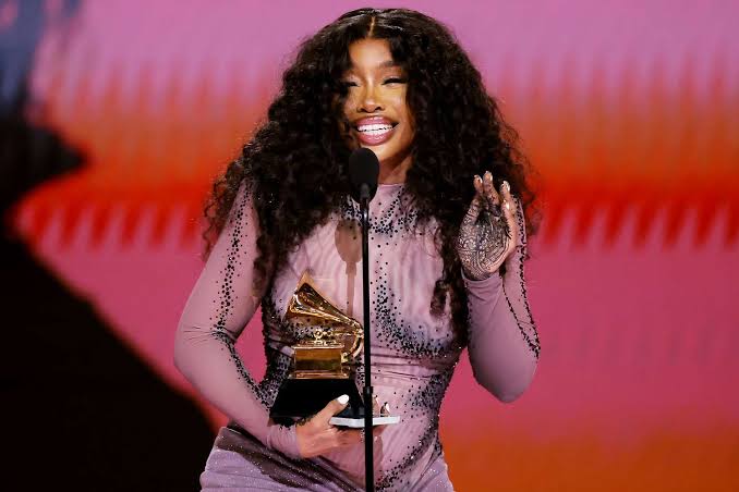 SZA’s “Snooze” Hits 8x Platinum: The Queen of R&B Continues to Dominate