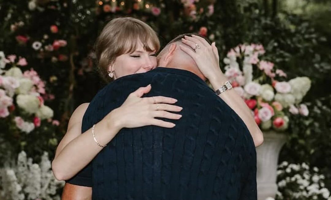 Taylor Swift and Travis Kelce Officially Announce Engagement