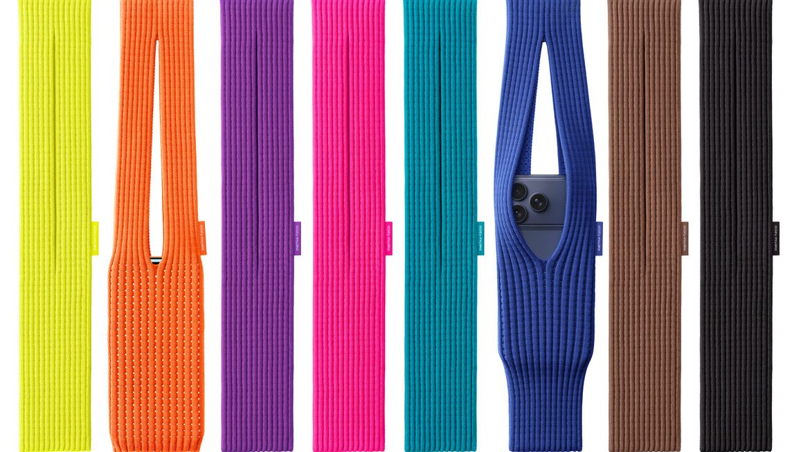 Apple iPhone Pocket Issey Miyake: 3D-Knitted Accessory Released