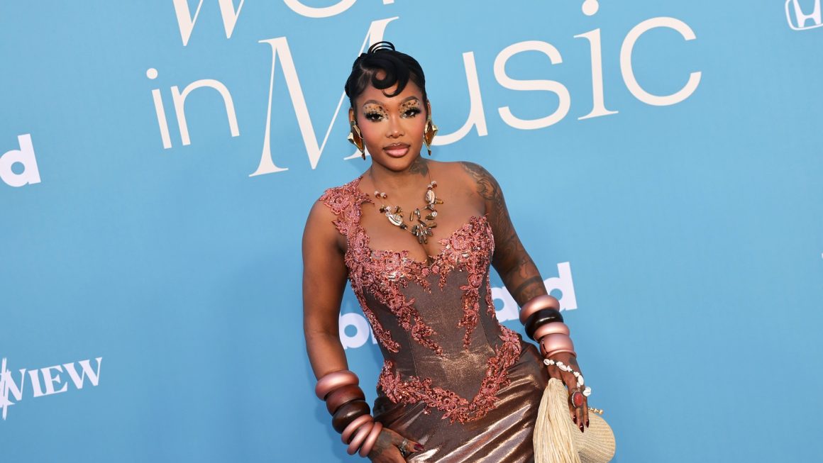 Summer Walker Robbed You Number One: Single Replaces Her on Apple Music