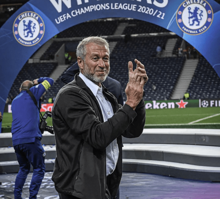 Starmer gives Abramovich final warning over £2.5bn Chelsea funds