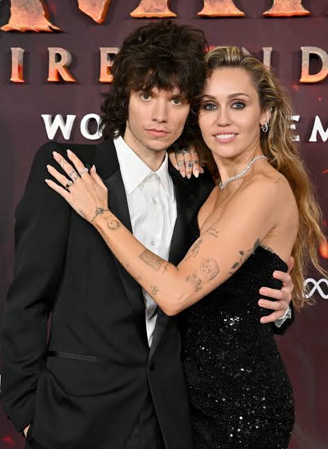 Miley Cyrus Maxx Morando Engaged: Pop Star Flaunts Huge Diamond Ring at Premiere 
